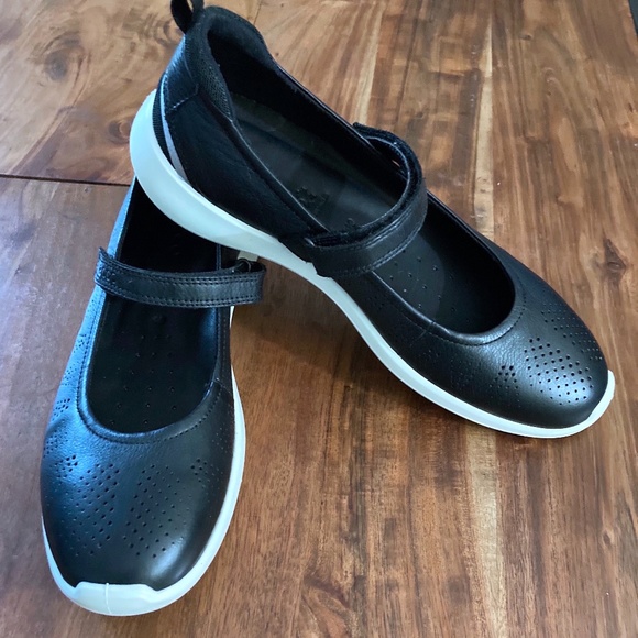 ecco soft 5 black